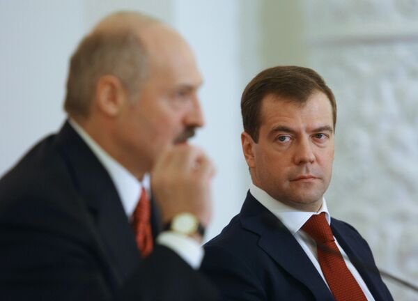 Президент России Дмитрий Медведев и президент Белоруссии Александр Лукашенко. Архив Президент России Дмитрий Медведев и президент Белоруссии Александр Лукашенко. Архив