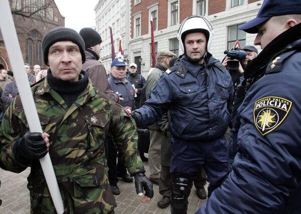Полиция Латвии на митинге. Архив Полиция Латвии на митинге. Архив