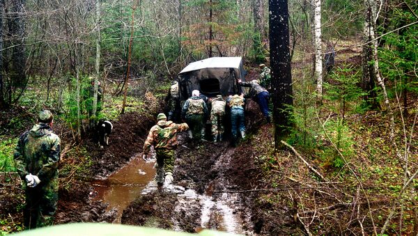Поиск и захоронение останков воинов, погибших во время ВОВ. Архивное фото Поиск и захоронение останков воинов, погибших во время ВОВ. Архивное фото
