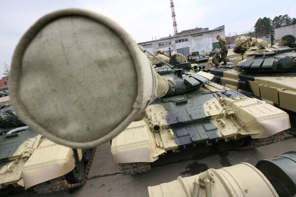 Зачехленная военная техника. Архив Зачехленная военная техника. Архив