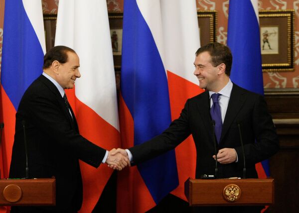 Пресс-конференция президента РФ Д. Медведева и премьер-министра Италии С. Берлускони Пресс-конференция президента РФ Д. Медведева и премьер-министра Италии С. Берлускони