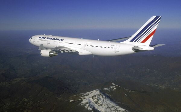 Самолет Airbus A330-200 авиакомпании Air France Самолет Airbus A330-200 авиакомпании Air France