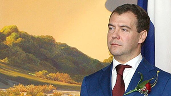 После первого и чрезвычайно успешного визита в Египет российский президент Дмитрий Медведев «углубился в Африку» После первого и чрезвычайно успешного визита в Египет российский президент Дмитрий Медведев «углубился в Африку»