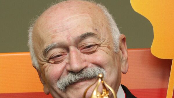 Приз ММКФ За вклад в мировой кинематограф вручен Резо Чхеидзе Приз ММКФ За вклад в мировой кинематограф вручен Резо Чхеидзе