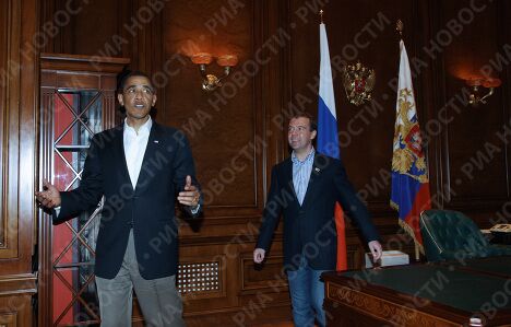 Президент РФ Дмитрий Медведев и президент США Барак Обама подмосковной резиденции Горки. Президент РФ Дмитрий Медведев и президент США Барак Обама подмосковной резиденции Горки.