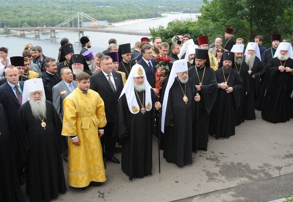 Патриарх Московский и всея Руси Кирилл и митрополит Киевский и Всея Украины Владимир Патриарх Московский и всея Руси Кирилл и митрополит Киевский и Всея Украины Владимир