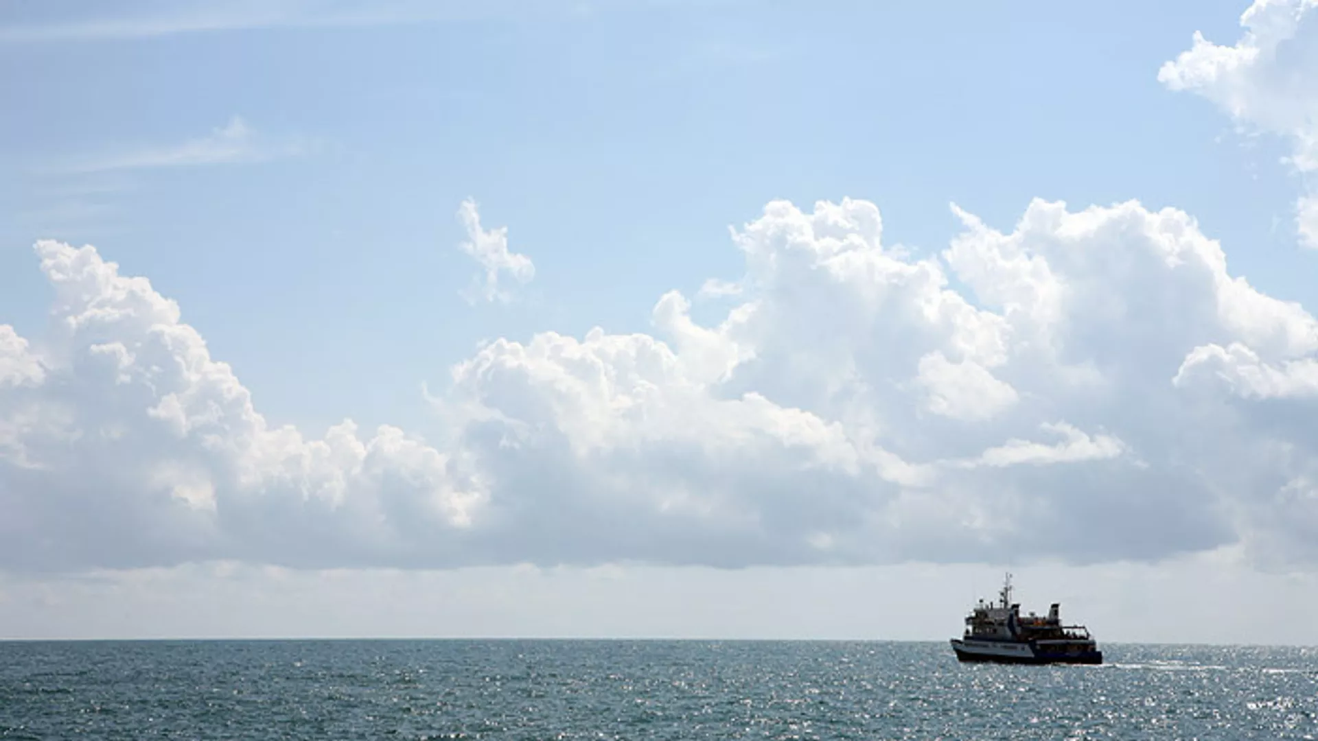 Россия направила 15 кораблей из Каспийского в Черное море