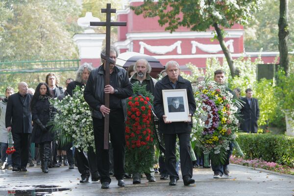 Похороны режиссера И.Дыховичного на Новодевичьем кладбище Похороны режиссера И.Дыховичного на Новодевичьем кладбище