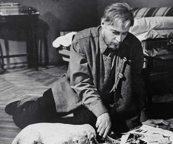 Тихонов в фильме Белый Бим Черное Ухо Тихонов в фильме Белый Бим Черное Ухо