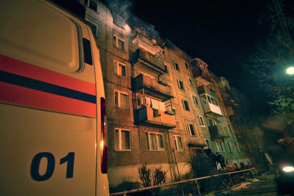 У пятиэтажного дома после взрыва У пятиэтажного дома после взрыва