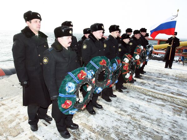 Траурные мероприятия по погибшему экипажу самолета Ту-142 Тихоокеанского флота (ТОФ), потерпевшего катастрофу 6-го ноября Траурные мероприятия по погибшему экипажу самолета Ту-142 Тихоокеанского флота (ТОФ), потерпевшего катастрофу 6-го ноября