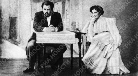 Константин Станиславский и Ольга Книппер в спектакле Дядя Ваня Константин Станиславский и Ольга Книппер в спектакле Дядя Ваня