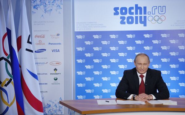 Премьер-министр России Владимир Путин провел телемост из Сочи с Русским домом в Ванкувере Премьер-министр России Владимир Путин провел телемост из Сочи с Русским домом в Ванкувере
