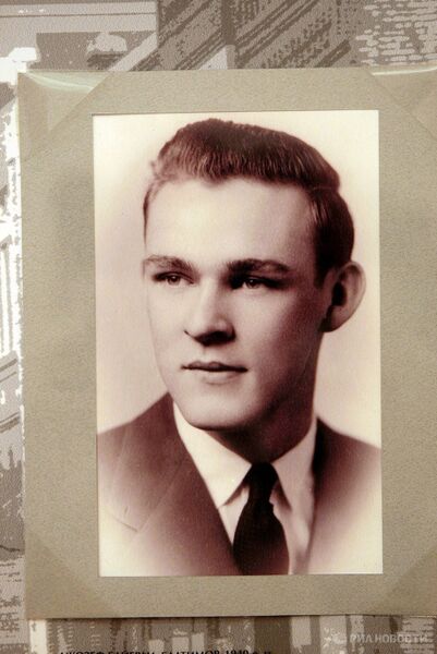 Фотография Джозефа Байерли на выставке Герой двух наций Фотография Джозефа Байерли на выставке Герой двух наций