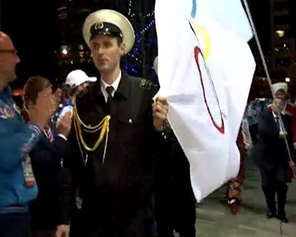 Олимпийский флаг прибыл в Сочи 2014 Русский дом под аплодисменты Олимпийский флаг прибыл в Сочи 2014 Русский дом под аплодисменты