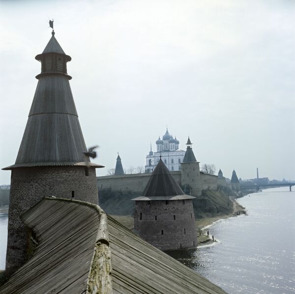 Псковский Кром (Кремль). Архив Псковский Кром (Кремль). Архив