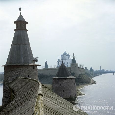 Псковский Кром (Кремль) Псковский Кром (Кремль)