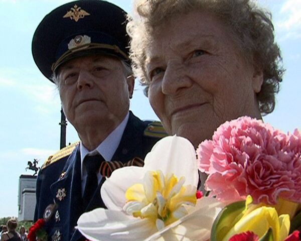 Самых разных людей на улицах Москвы объединил День Победы Самых разных людей на улицах Москвы объединил День Победы