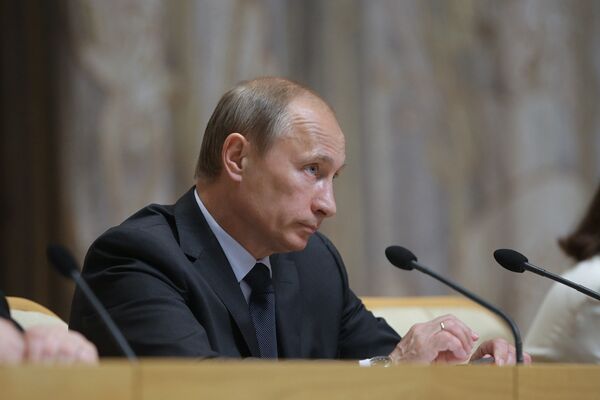 Премьер-министр РФ Владимир Путин на заседании в Доме правительства РФ. Архив Премьер-министр РФ Владимир Путин на заседании в Доме правительства РФ. Архив