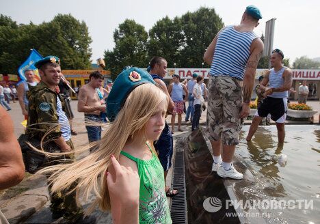 Празднование Дня Воздушно-десантных войск в Москве Празднование Дня Воздушно-десантных войск в Москве