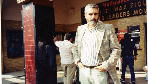 Писатель Сергей Довлатов. США, начало 1980-х гг. Писатель Сергей Довлатов. США, начало 1980-х гг.