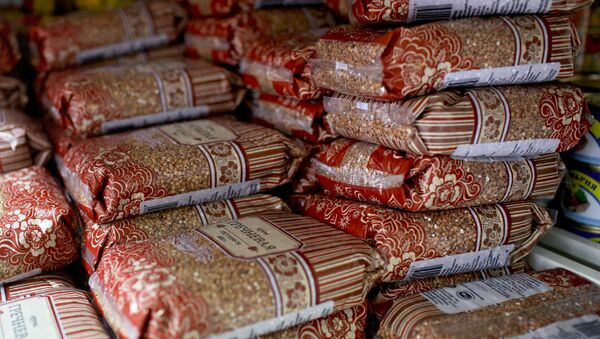 Гречневая крупа в магазинах Москвы. Архив Гречневая крупа в магазинах Москвы. Архив
