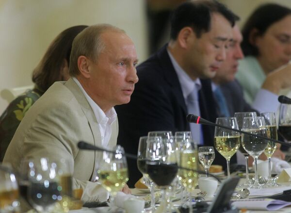 Премьер-министр РФ Владимир Путин встретился с членами Международного дискуссионного клуба Валдай Премьер-министр РФ Владимир Путин встретился с членами Международного дискуссионного клуба Валдай