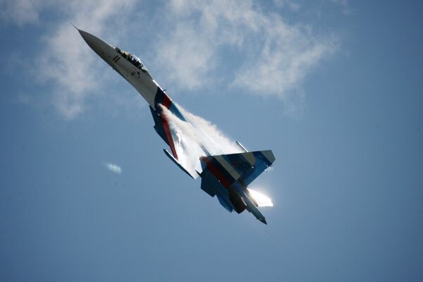 Самолет-истребитель Су-27. Архив Самолет-истребитель Су-27. Архив
