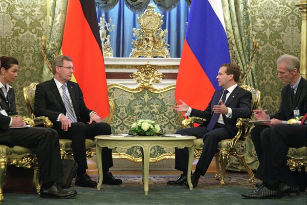 Президент РФ Д.Медведев принял в Кремле президента ФРГ К.Вульфа Президент РФ Д.Медведев принял в Кремле президента ФРГ К.Вульфа