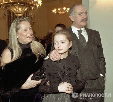 Никита Михалков с супругой и дочерью Никита Михалков с супругой и дочерью