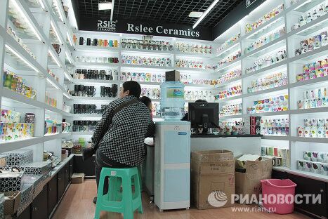Крупнейший в КНР рынок товаров широкого потребления в городе Иу Крупнейший в КНР рынок товаров широкого потребления в городе Иу