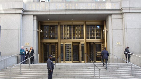 Вход в здание федерального суда Южного округа Нью-Йорка Вход в здание федерального суда Южного округа Нью-Йорка