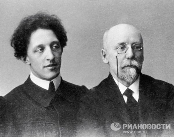 Поэты Александр Блок и Федор Сологуб. Поэты Александр Блок и Федор Сологуб.