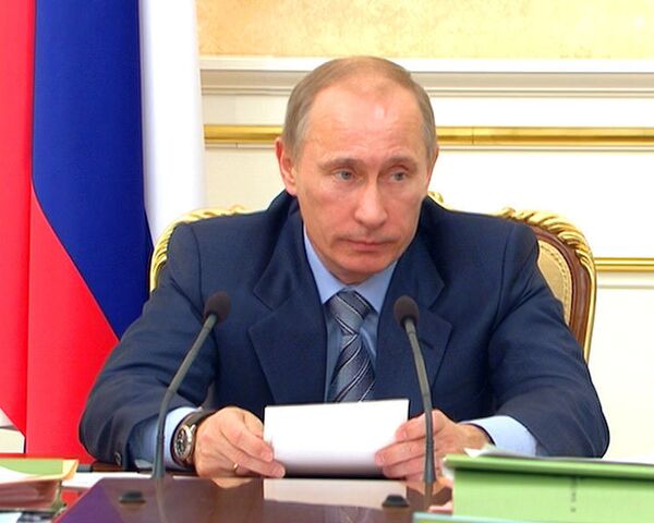 Путин велел составить перечень поручений по итогам послания президента Путин велел составить перечень поручений по итогам послания президента
