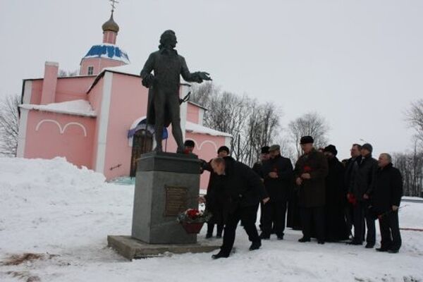 Установка памятника Григорию Потемкину в Смоленске Установка памятника Григорию Потемкину в Смоленске