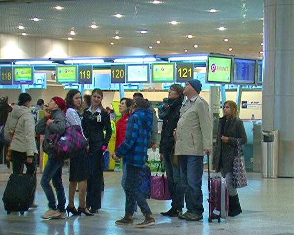 Пассажиры сгоревшего в Сургуте Ту-154 прилетели в Москву Пассажиры сгоревшего в Сургуте Ту-154 прилетели в Москву