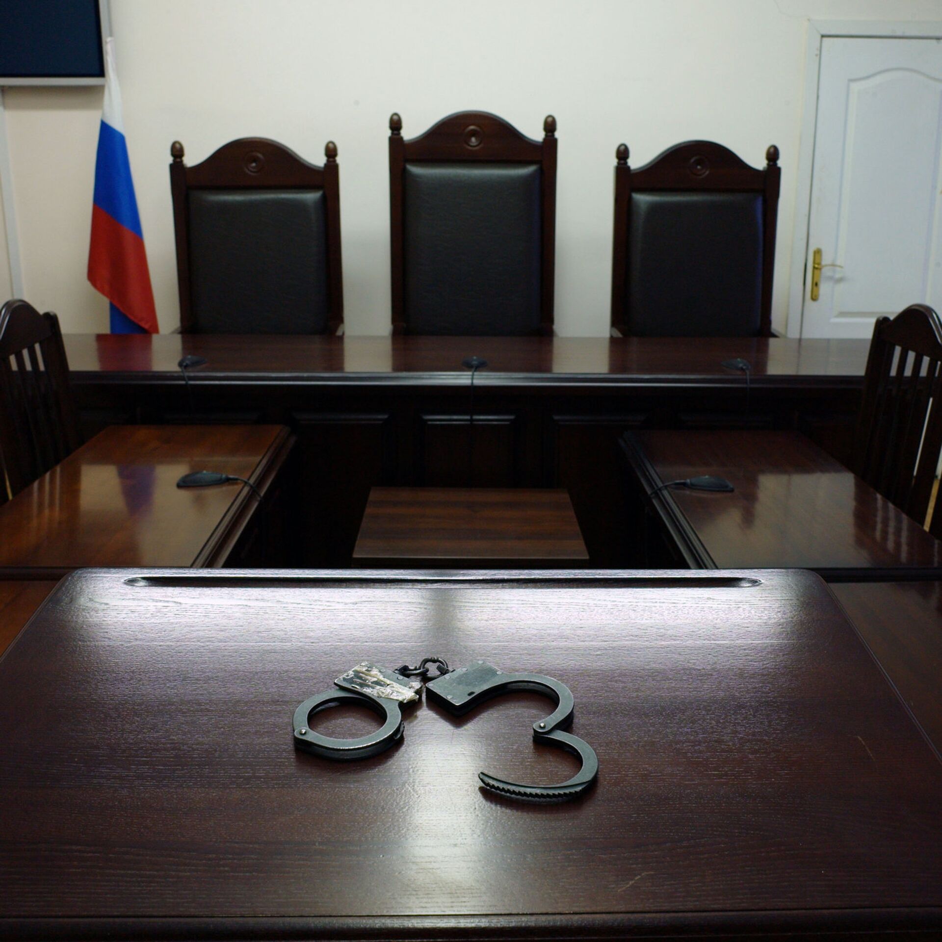 Кресло судьи для залов судебных заседаний