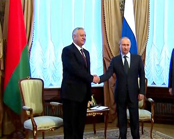 Путин: товарооборот России и Белоруссии выходит на докризисный уровень Путин: товарооборот России и Белоруссии выходит на докризисный уровень