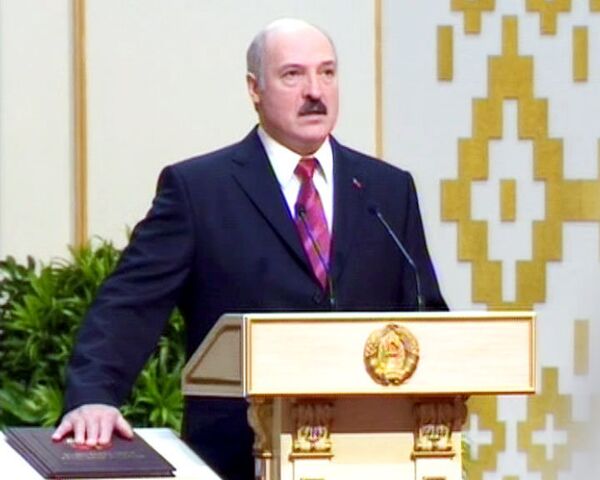 Лукашенко в четвертый раз вступил в должность президента Белоруссии Лукашенко в четвертый раз вступил в должность президента Белоруссии