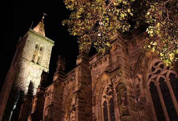 Университет Сент-Эндрюс (Шотландия). Часовня Святого Спасителя (St Salvator's Chapel) ночью. 