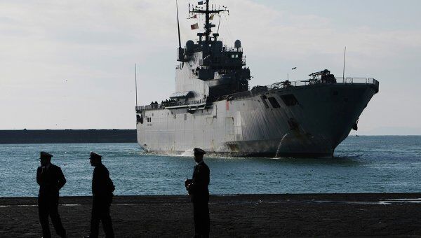 Корабль военно-морского флота Италии Сан-Джорджо, эвакуировавший людей из Ливии Корабль военно-морского флота Италии Сан-Джорджо, эвакуировавший людей из Ливии