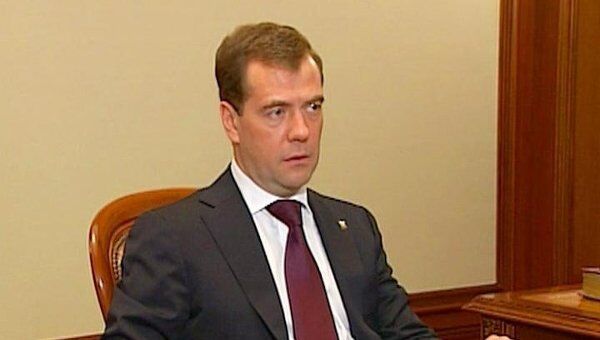 Медведев благодарен спасателям, вытащившим всех россиян из Ливии Медведев благодарен спасателям, вытащившим всех россиян из Ливии