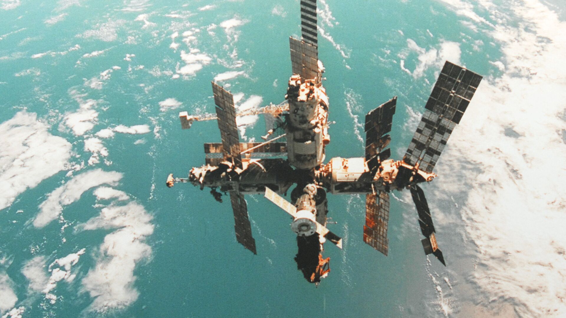"Роскосмос" готов поделиться с НАСА питьевой водой на МКС