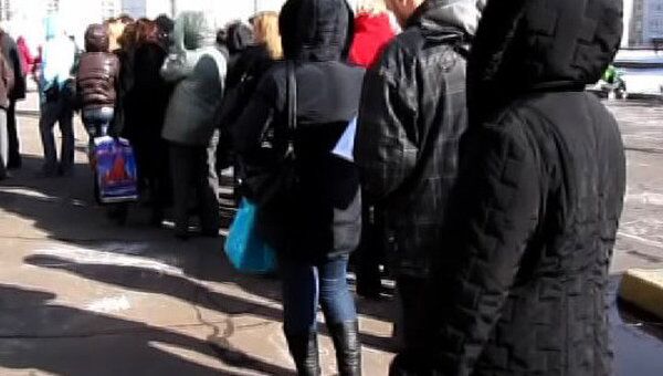 Родители будущих первоклассников штурмуют столичные школы Родители будущих первоклассников штурмуют столичные школы