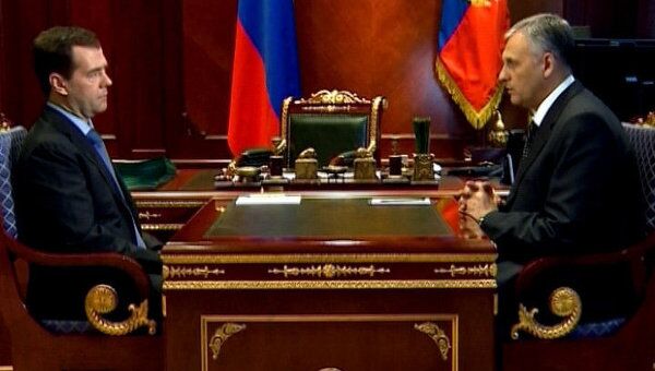 Медведев требует продолжать контроль радиационного фона на Сахалине Медведев требует продолжать контроль радиационного фона на Сахалине
