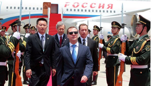 Президент РФ Д.Медведев прибыл в Китай Президент РФ Д.Медведев прибыл в Китай