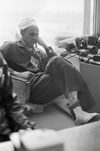 Ликвидатор Дмитрий Дмитриев в редкую минуту отдыха. Ликвидатор Дмитрий Дмитриев в редкую минуту отдыха.