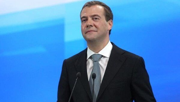 Медведев считает, что президент РФ может создать свою политическую партию Медведев считает, что президент РФ может создать свою политическую партию