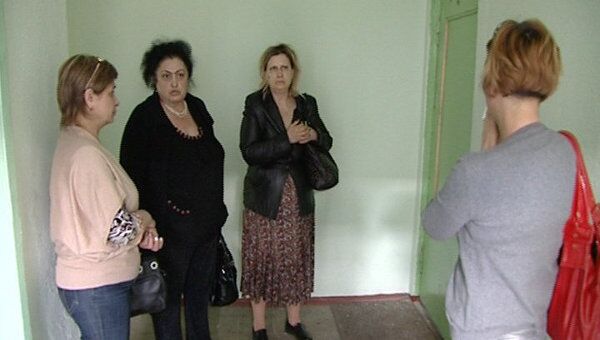 Жильцы дома, где был убит двухлетний ребенок, рассказали о его семье Жильцы дома, где был убит двухлетний ребенок, рассказали о его семье