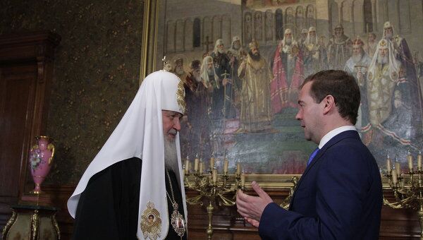 Президент РФ Д.Медведев поздравил патриарха Карилла Президент РФ Д.Медведев поздравил патриарха Карилла
